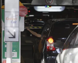 Estacionamento gratuito? Relembre início da cobrança em shoppings de Salvador
