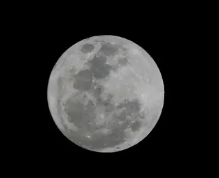 Evento raro: Superlua gigante ilumina o céu brasileiro em novembro