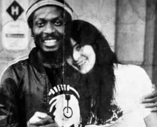 Ex-BBB que já namorou com Jimmy Cliff lamenta perda e mostra foto rara