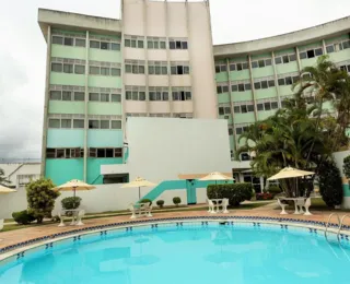 Faliu? Moradores suspeitam do fechamento de grande hotel baiano