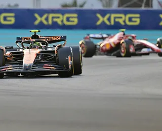 George Russel vence GP de Singapura, mas McLaren conquista o título