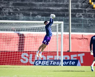Goleiro do Bahia vive drama e amarga rebaixamento à Série C
