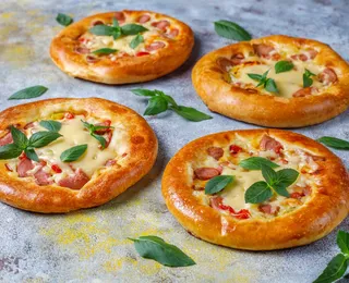 Gostosa e rápida: aprenda a fazer esfirra com apenas 3 ingredientes