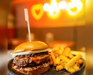 Grande rede de fast-food fechará 300 lojas