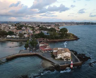 História e fé: Cidade Baixa é essência cultural, histórica e vibrante de Salvador