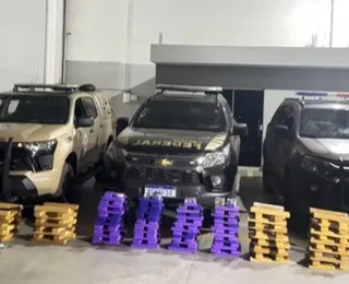 Homens são flagrados com quase 200 kg de drogas em carro de luxo