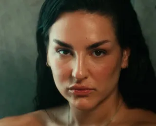 Influenciadora abre o jogo e diz que nasceu para “obedecer mulher”