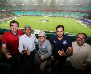 Jerônimo Rodrigues assiste ao triunfo do Bahia com CEO do Grupo City