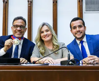José Eduardo é homenageado com maior honraria da Alba