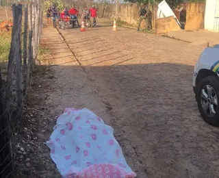 Jovem é morto a tiros e a golpes de faca