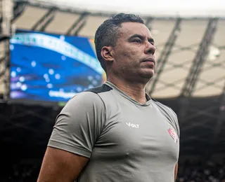 Kayzer ou Renzo? Jair Ventura faz mistério sobre a camisa 9 do Vitória