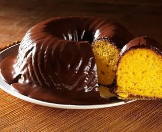 Leve e nutritivo: aprenda fazer um bolo de cenoura diferente de todos