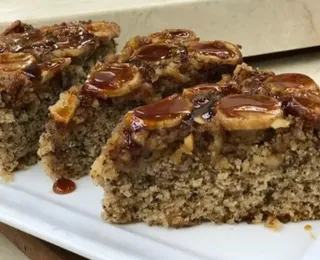 Leve, fofo e sem glúten: aprenda fazer bolo de banana perfeito