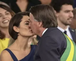 Michelle se declara apaixonada para Bolsonaro: "Te amo, galego"