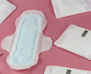 Mulheres do CadÚnico terão absorvente de graça; veja como retirar