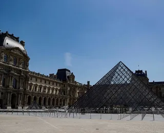 Museu do Louvre é assaltado e fica fechado neste domingo