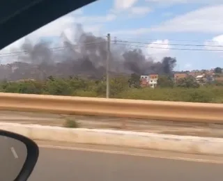 Nuvem de fumaça assusta moradores e motoristas no bairro da Paz