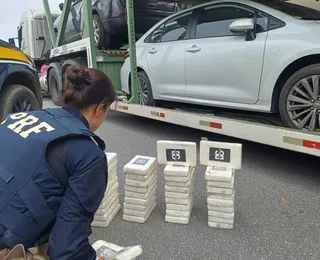 PRF apreende mais de 120 Kg de cocaína e skank em caminhão-cegonha