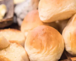 Pãozinho saudável para café da manhã: receita fácil leva iogurte e aveia