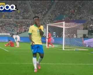 Para Virginia? Vini Jr. faz gol e manda beijo após goleada; assista