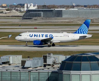 Paralisação do governo faz EUA cancelar 1.500 voos neste domingo