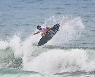 Praia do Forte recebe etapas do principal circuito de surfe da Bahia