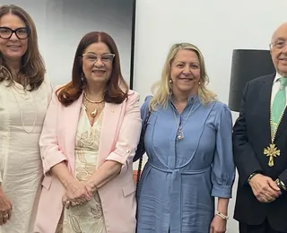 Reconhecimento: Lícia Fragoso recebe Medalha Maria Quitéria