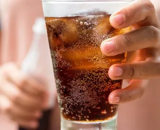 Refrigerantes zero podem elevar risco de gordura no fígado, diz estudo