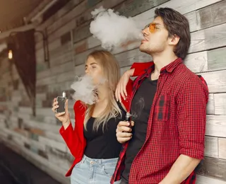 Regulados? OMS cobra medidas para cigarros eletrônicos