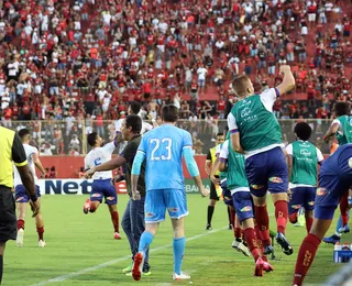 Relembre o último triunfo do Bahia sobre o Vitória no Barradão