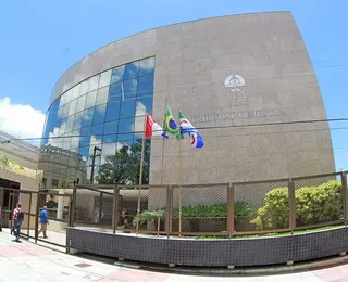 Réu de homicídio em 1997 é absolvido após vítima reaparecer viva