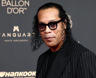 Ronaldinho Gaúcho larga a aposentadoria e assina contrato no Brasil
