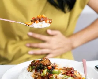 Seu estômago dói? Esses alimentos amados por todos podem ser os vilões