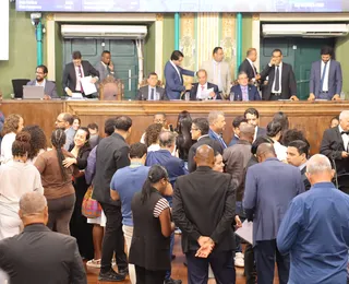Sob protestos da oposição, Câmara aprova quatro projetos do Executivo