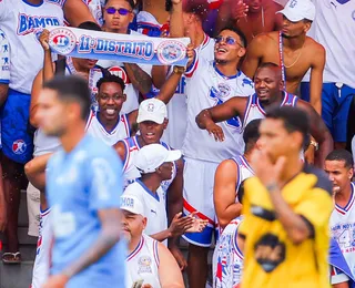 Torcida lota CT e Bahia vence jogo-treino de olho no Fortaleza