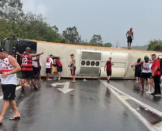 Tragédia na estrada: ônibus com flamenguistas capota rumo à Argentina