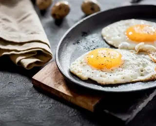 Truque com vinagre deixa o ovo frito perfeito; veja como fazer em casa - Imagem