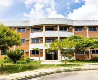 Universidade abre concurso com salários de R$ 8 mil