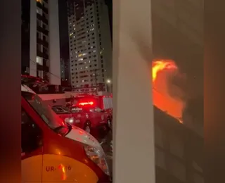 Vídeo: incêndio atinge condomínio em bairro nobre de Salvador