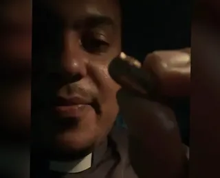 Vídeo: padre sai ileso após ter carro atingido por tiro em Salvador
