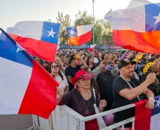 Voto obrigatório tem alta participação e define favoritos no Chile