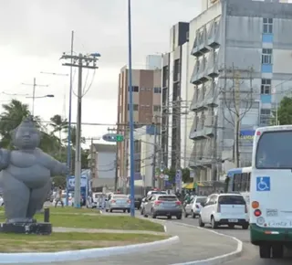 Adolescente é apreendido após trocar tiros com PMs em Ondina - Imagem