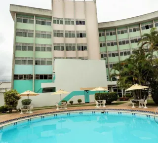 Faliu? Moradores suspeitam do fechamento de grande hotel baiano - Imagem