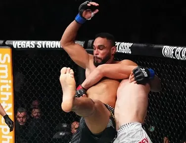 Baiano que lutava por permanência no UFC dura só 33 segundos - Imagem