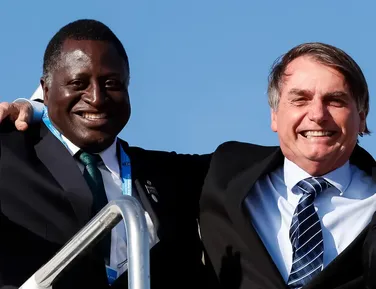 Hélio Negão chora ao ver Bolsonaro preso: "Meu irmão foi recolhido" - Imagem