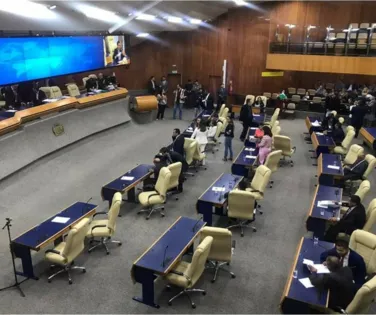 Câmara Municipal lança novo concurso com salários de até R$ 10 mil - Imagem