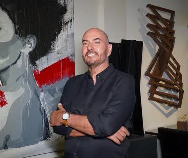 Elegância e arte marcam a estreia do Espaço Galeria no Rio Vermelho - Imagem