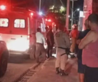 Idoso morre após escada de casa desabar sobre ele em Salvador - Imagem