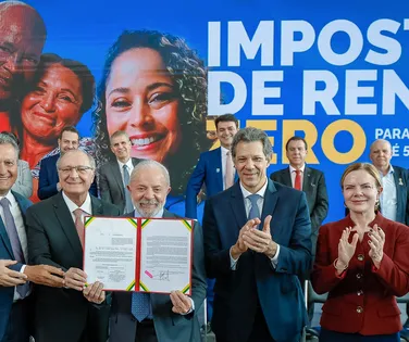 Imposto de Renda: Lula sanciona isenção para quem ganha até R$ 5 mil - Imagem