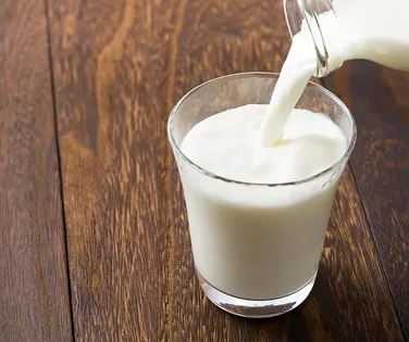 Leite contaminado? Anvisa bane marca famosa e Brasil entra em alerta - Imagem